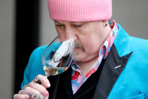 Henry tries out Riedel glassware and English sparkling wines | Butler's ...