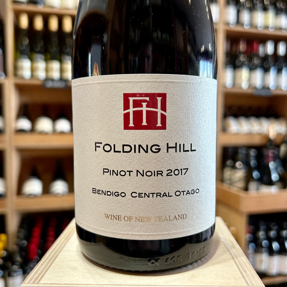 Folding Hill Estate Pinot Noir 2017 - Butler&#39;s Wine Cellar Brighton